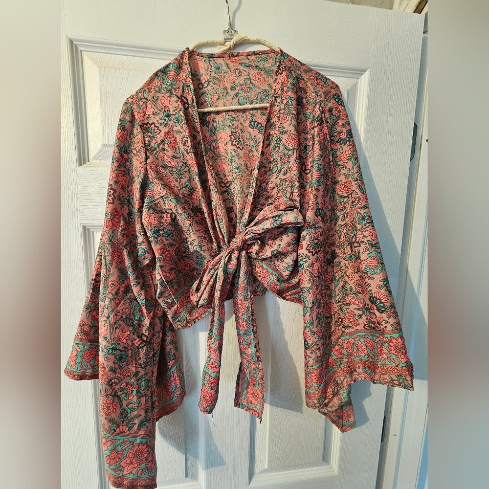 Floral Cropped Kimono Wrap Top